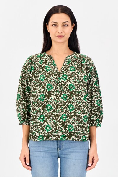 PROMOD بلوزة نسائية بأكمام ثلاثة أرباع مزينة بطبعة كاملة وياقة دائرية، متعددة...