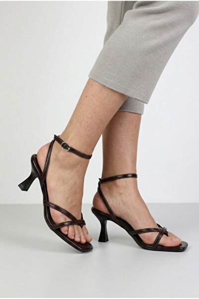 wolfcity Women's Ankle Strap Flip-Flops with Short Heels Sandals