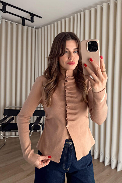 Sue Store Πουλόβερ με κουμπιά μπροστά σε χρώμα καμηλό