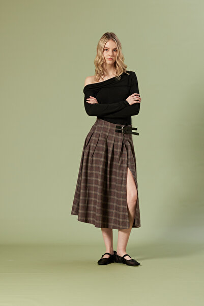 Nisan TOP ASIMETRIC DIN MATERIAL ULTRA-LEGER CU GULER