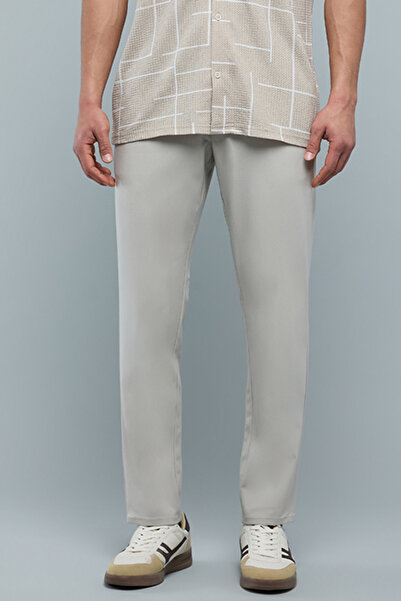 R&B Solid Slim Fit Pants with Button Closure