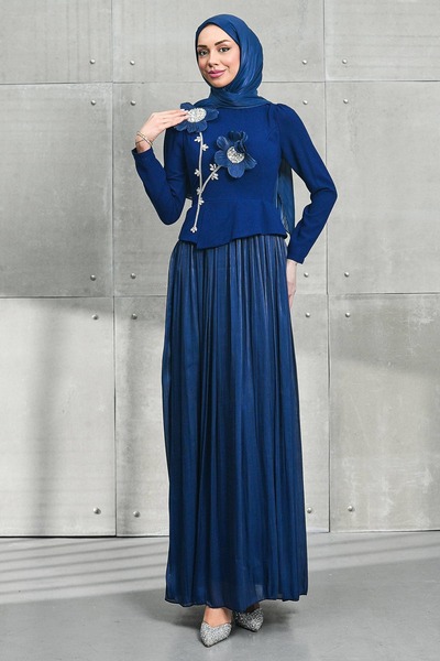 İmajButik Rochie de seară cu detalii cu margarete bleumarin, fustă plisată și...