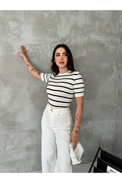 Noi Belis Soft-Textured Striped Crew Neck Knitwear Blouse Ss26Bz0044