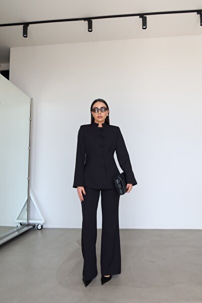 Özge Özgenç Hakim Collar Button Detailed Jacket and Trousers Set