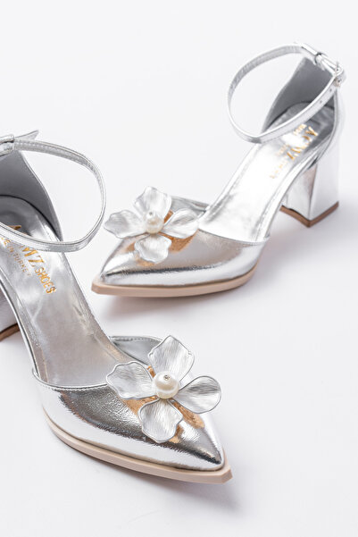 trendyes حذاء جريس بيرلي ديتيلد سبايتد تو كي حذاء بكعب عريض يو