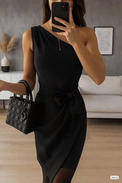 Modafeminen Rochie neagră cu un singur umăr și croială dublu la piept 581624
