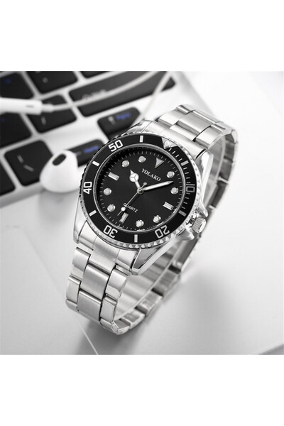 GENERAL A men's watch with a modern, eye-catching design from Yolaco