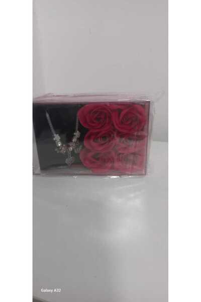 fara marca Set cadoucu 6 trandafiri din sapun si bratara ,cutie eleganta cu c...