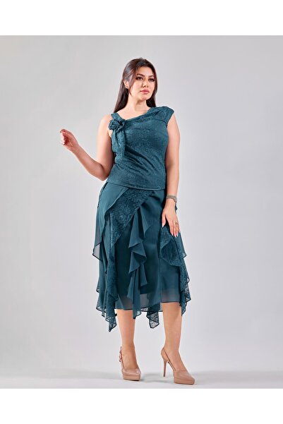 Opera Fashion Elegant girls' outfit with Lace details and soft layers