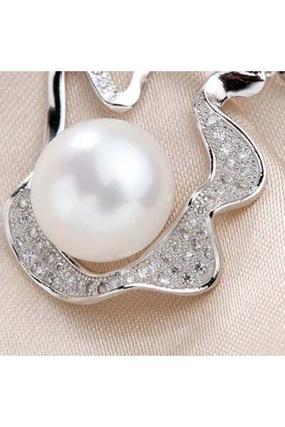 Generic Wavy Frame Necklace in Sterling Silver with Natural Pearl and High-Qu...