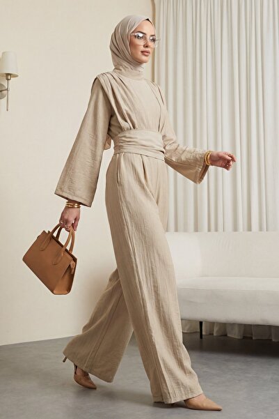 Modamorfo Ολόσωμη φόρμα φράουλας με όρθιο γιακά, πιέτες, τσέπες και ζώνη - βιζόν