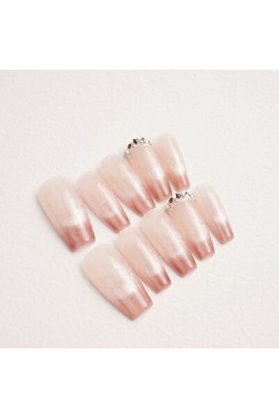 bolivia's Press-On Nails