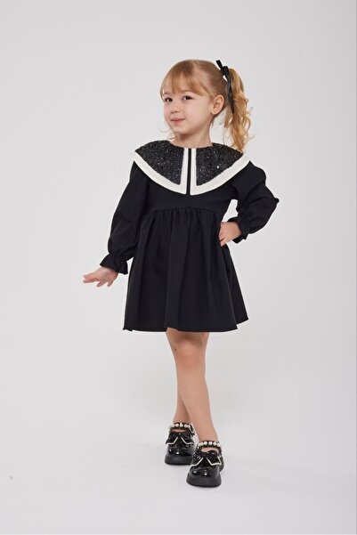 TINY BEAR فستان أسود مزين بالترتر تفاصيل على الياقة (يوصى بشراء مقاس أكبر واح...