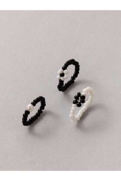 Shiklik 3-Piece Black and White Beaded Ring Set - Daisy and Pearl Detail