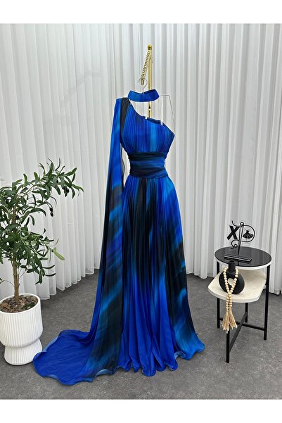Dora Fashion A long evening dress in shades of royal blue mixed with dark tou...