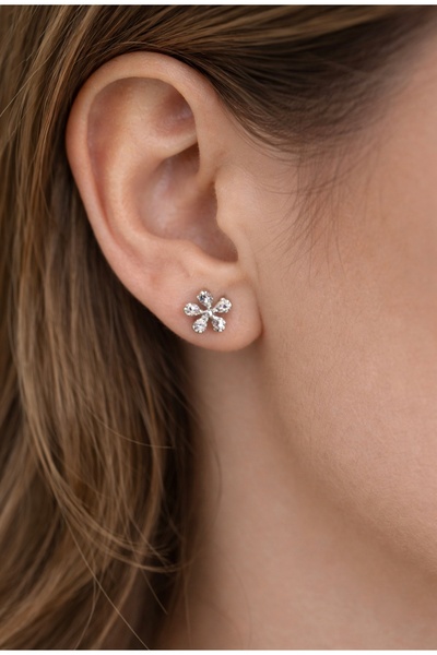 ValoriaHome Minimal Çiçek Küpe – Zirkon Taşlı Gümüş Renk Kadın Küpe – Günlük ...