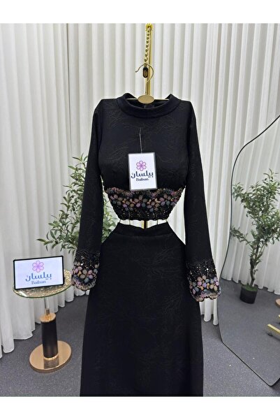 Bailsan Two-piece set with an elegant design