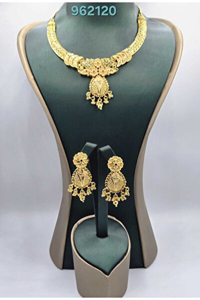 Arjwan Accessories A stunning women's jewelry accessory set