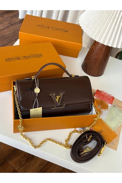 Generic Handbag and shoulder bag, high quality material, with accessories