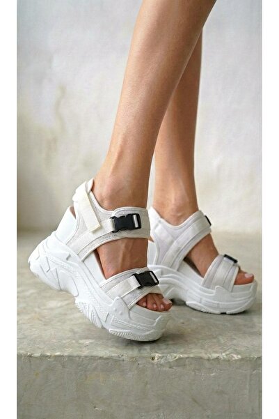 Modanizm Quak Beyaz Dolgu Topuklu Sandalet