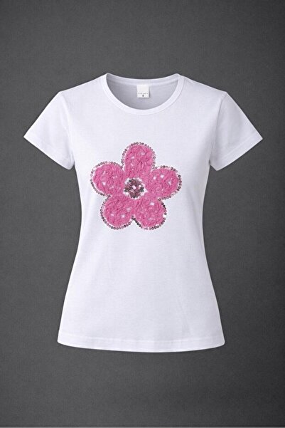 NOBLE STORE 23 Απριλίου 29 Οκτωβρίου Ενδυμασία για επίδειξη Daisy Detailed T-...