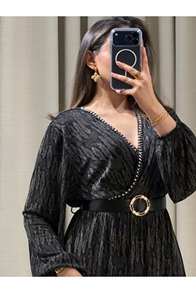 Verona Elegant women's dress with a modern design and V-neck – suitable for o...