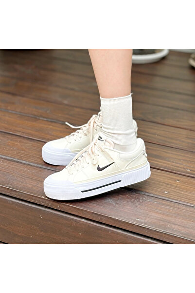 Nike حذاء كورت ليجاسي ليفت نسائي باللون البيج حذاء رياضي (مقاس ضيق، اختر مقاس...