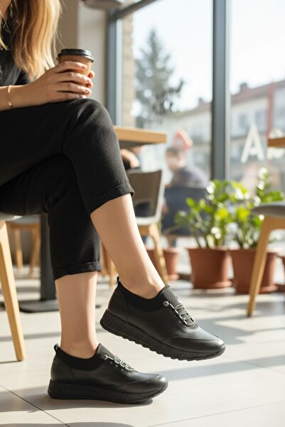 enoch Women's Sports Shoes with Smooth Upper and Glittery Soles