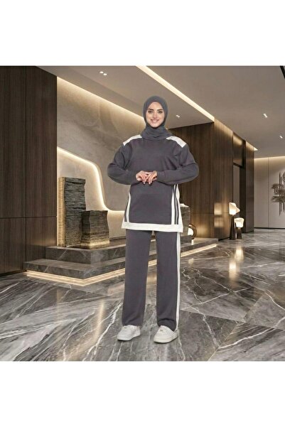 BEYAZTOPTAN Women's Striped Detail Hijab Tracksuit Set - Comfortable Cut Drap...