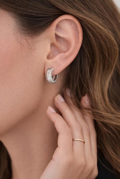 BESTYSO Silver Ribbed Steel Hoop Earrings
