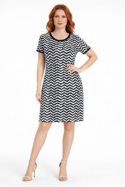 Neden Tekstil Black and White Zigzag Patterned Short Sleeve Dress