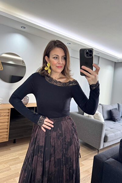 Banu Angay Μπλούζα με έναν ώμο από δαντέλα, μαύρη