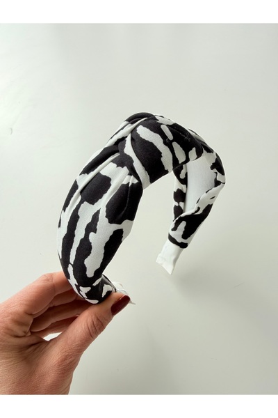 who knows ¿ Black and White Patterned Knotted Printed Crown Bandana Hair Acce...
