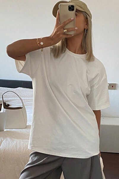 İlayda Toprak Βασικό λευκό oversize unisex μπλουζάκι με φαρδιά γραμμή και κον...