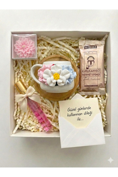 Niveis Kişiye Özel İsimli El Yapımı Sümbül Motifli Türk Kahvesi Fincanı Mum K...