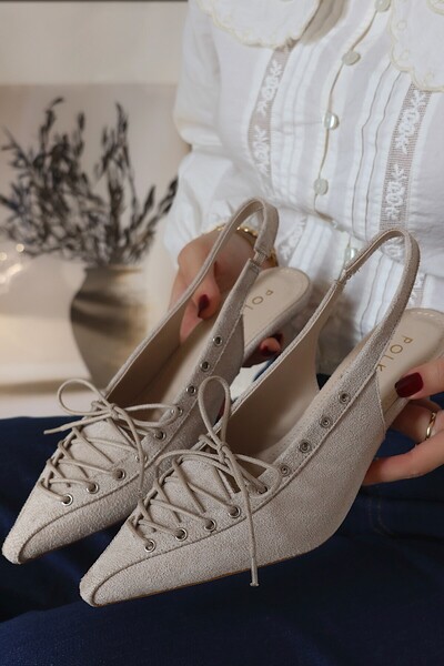 POLKA STORE Best Encapsulated Lace Detailed Pointed Toe Short Kitten Heel Wom...