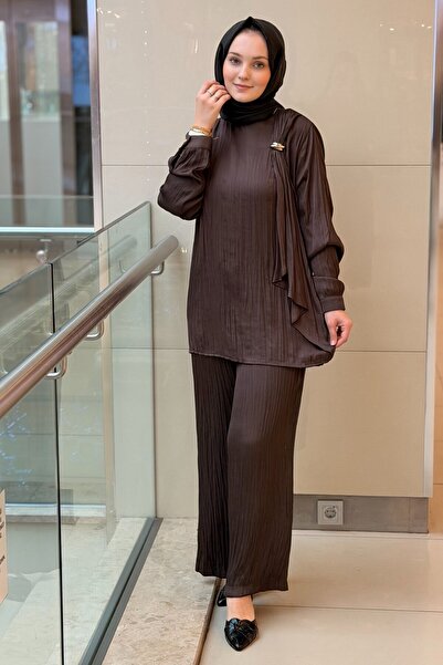 Mahal Tığ Triko Meral Tokalı Fular Detaylı Pantolonlu Takım