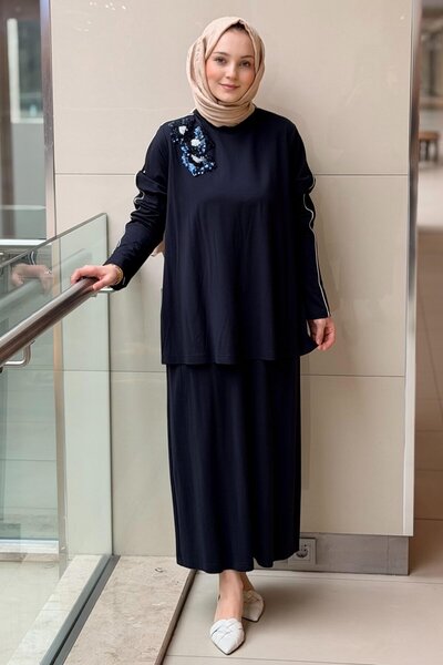 Nurcan Çetin Omuzu Pul Payet İşlemeli Biye Detaylı Tunik Etek Takım