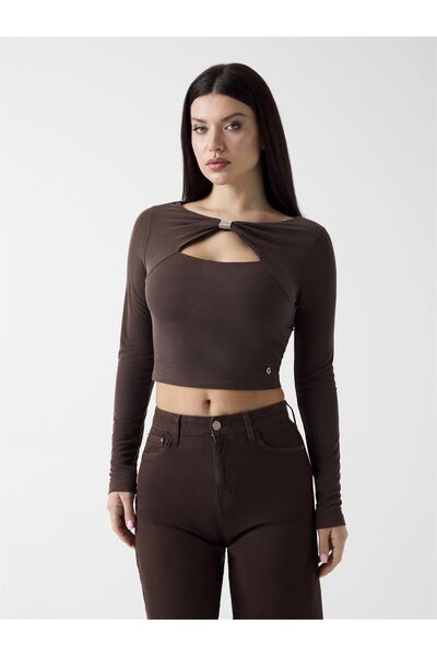 Guess تفاصيل فيونكة بفيونكة