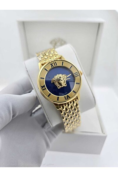 VERSA A men's watch featuring a luxurious design with a stainless steel brace...