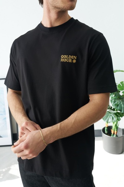 Wonraces Negru pentru bărbați, Regular guler rotund Golden Hour Brodat tricou