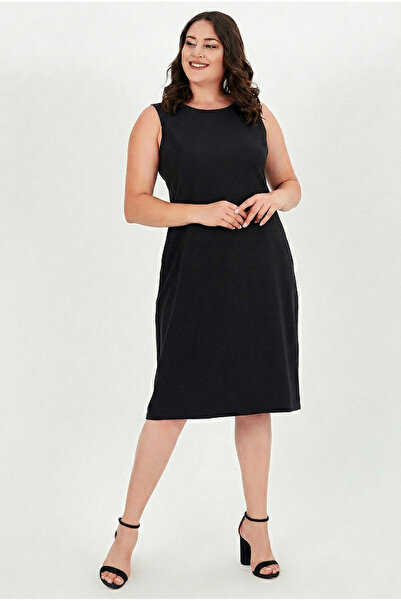 Curvy Trend Φόρεμα μεγάλου μεγέθους με στρογγυλή λαιμόκοψη, αμάνικο και με φε...