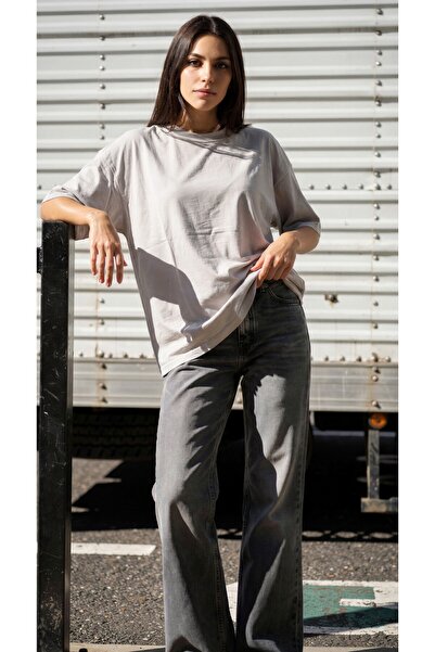 Amia&Co. تي شيرت نسائي رمادي اللون 100% قطن بمقاس كبير وأكمام قصيرة وياقة دائرية