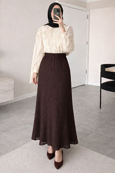 CNG MODA Stretch Fabric Lined Lace Piece Skirt