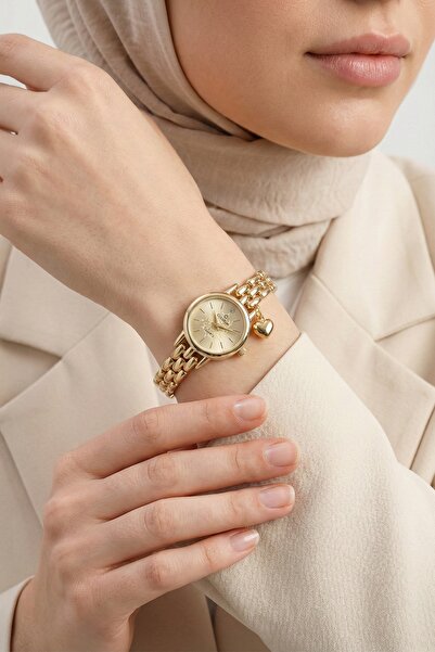 InStyle ساعة يد نسائية ذهبية مع حلية على شكل قلب