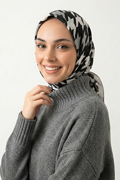 InStyle Чорний м'який бавовняний шарф з послідовним геометричним візерунком