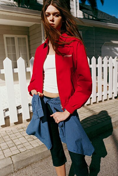 Pull & Bear Nakışlı kırmızı ceket