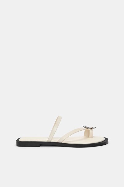 Pull & Bear Düz süslemeli sandalet