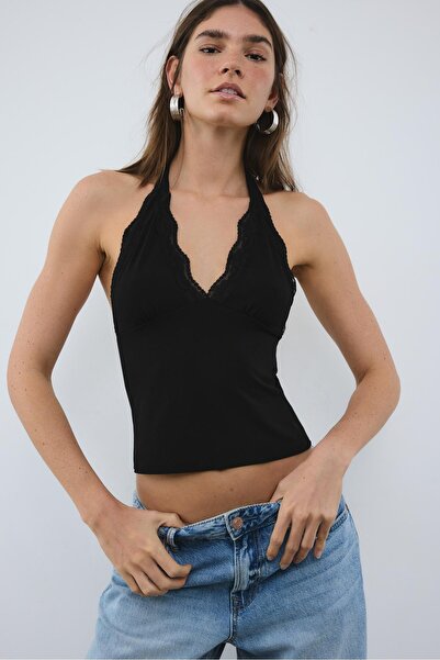 Stradivarius Dantelli halter top