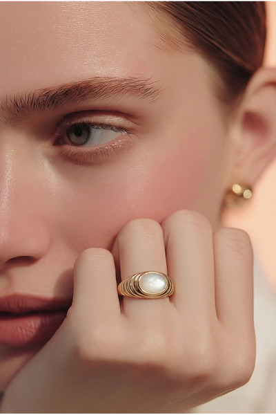 REBORN DESIGN Gold Color White Stone Vintage Ring